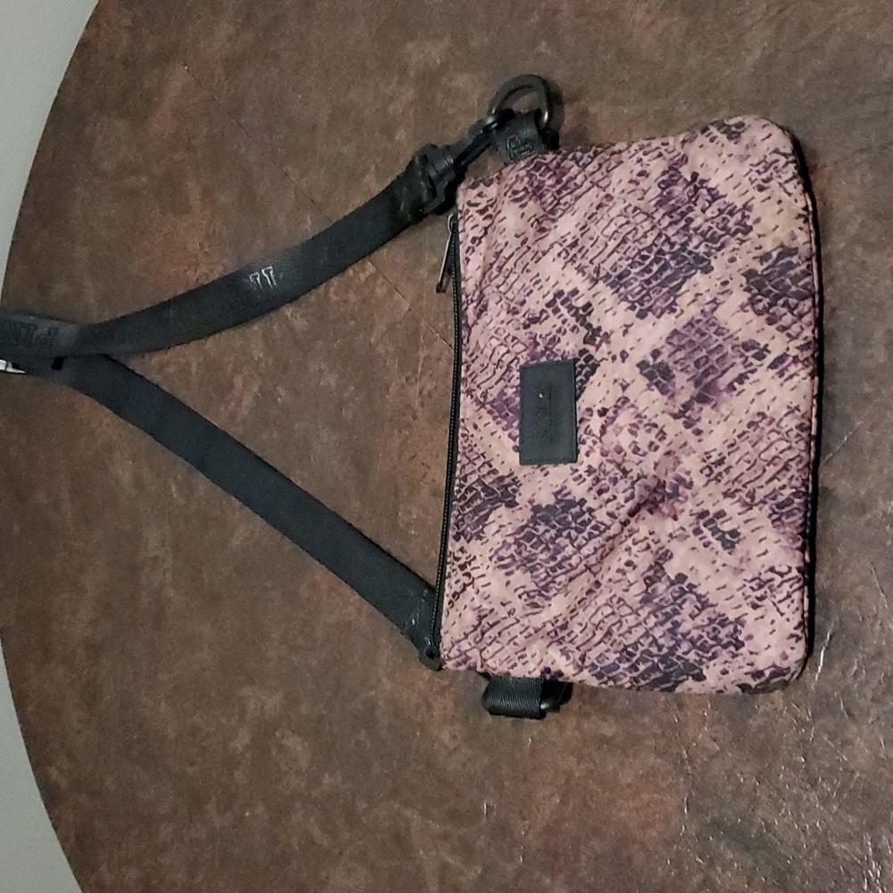 A crossbody or shoulder purse - Picture 2 of 2